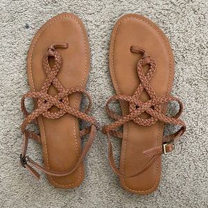 Universal Thread Women’s Sandal Size 11